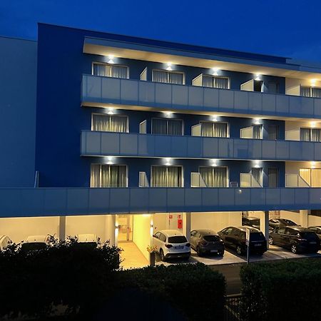 Alla Pergola Bibione Exterior photo