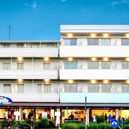 Alla Pergola Bibione Exterior photo