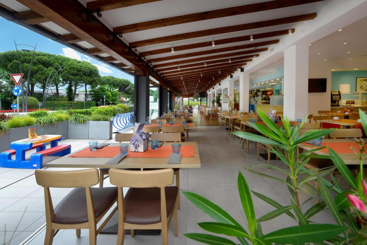 Alla Pergola Bibione Exterior photo