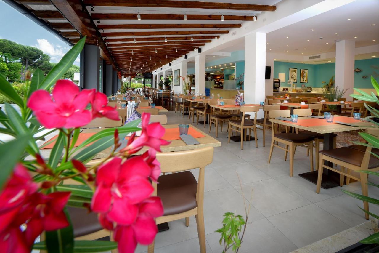 Alla Pergola Bibione Exterior photo