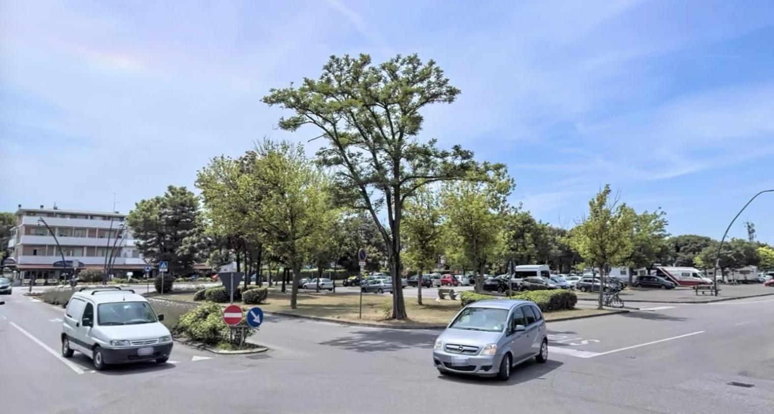 Alla Pergola Bibione Exterior photo