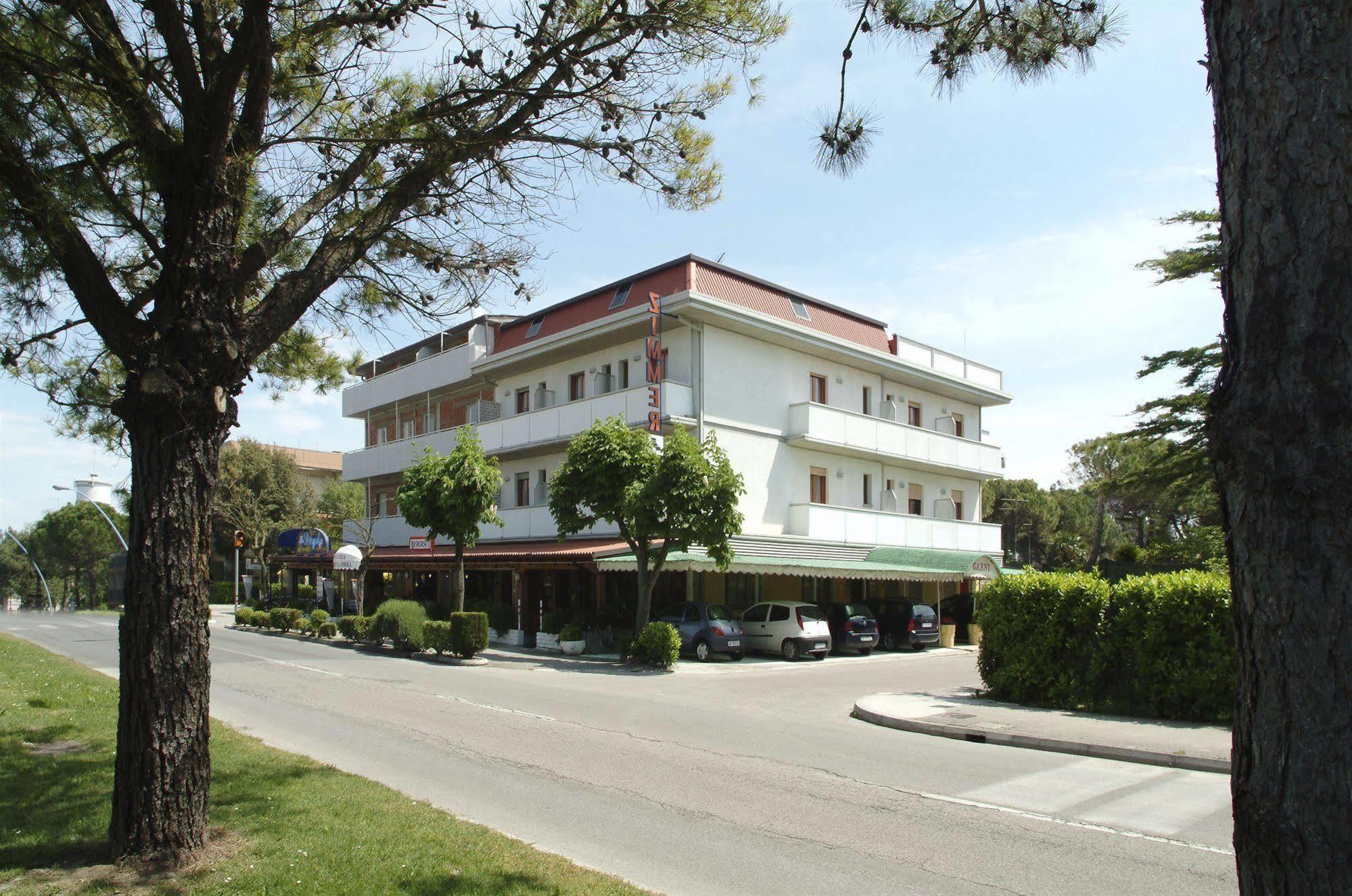 Alla Pergola Bibione Exterior photo